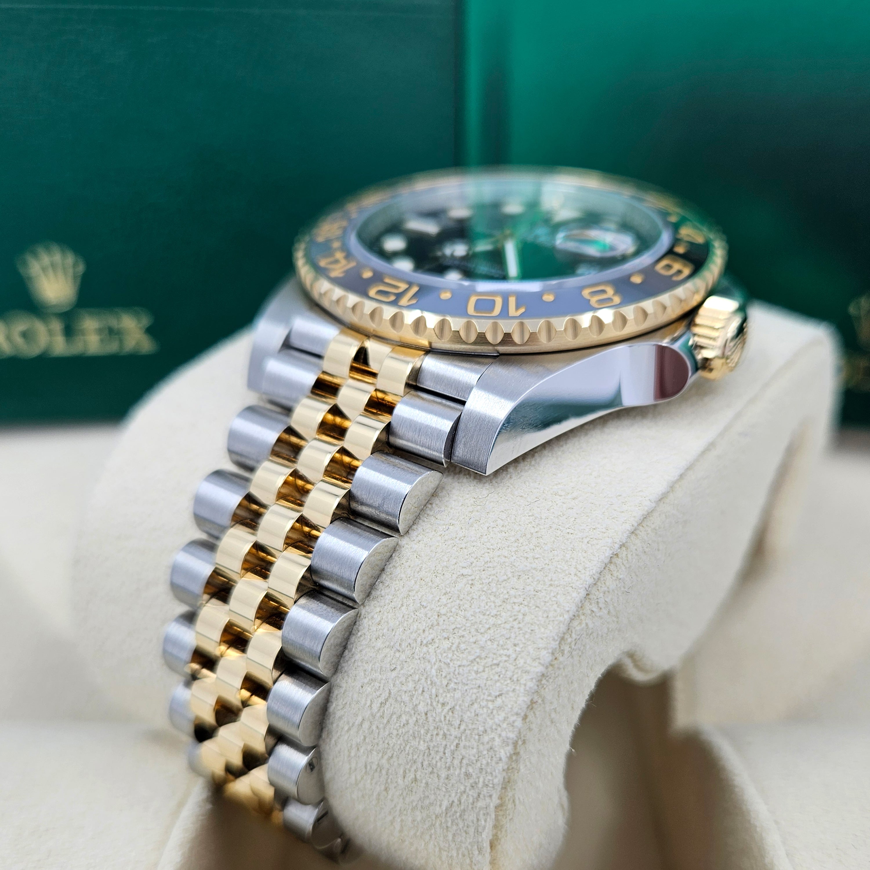 GMT-Master II, 40mm, Oystersteel and 18k Yellow Gold, Ref# 126713GRNR-0001