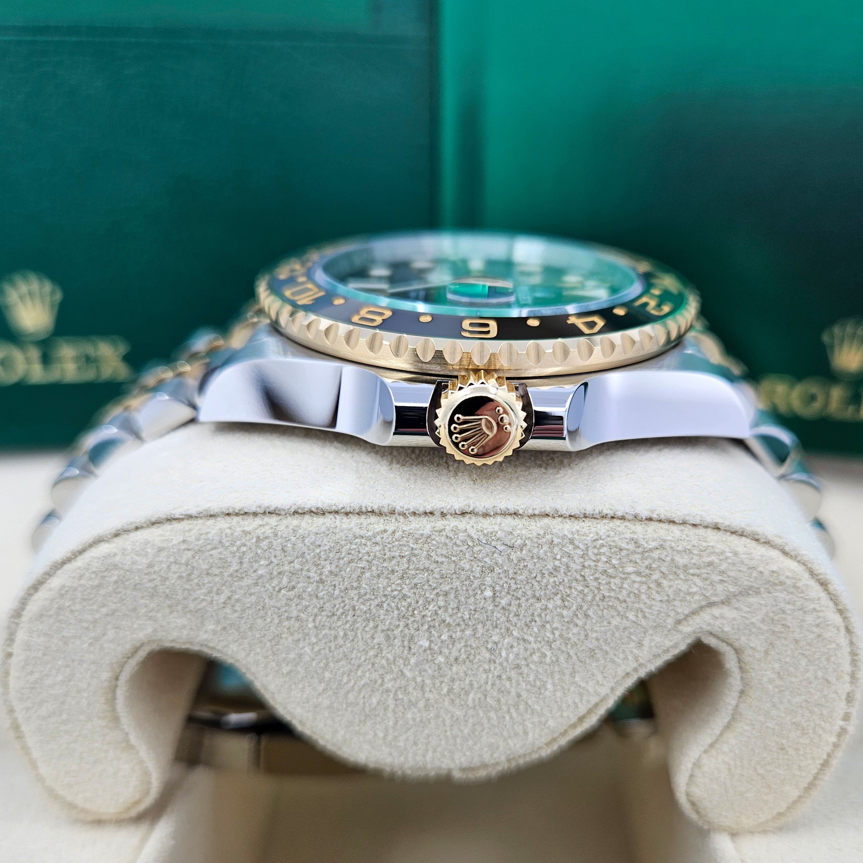 GMT-Master II, 40mm, Oystersteel and 18k Yellow Gold, Ref# 126713GRNR-0001