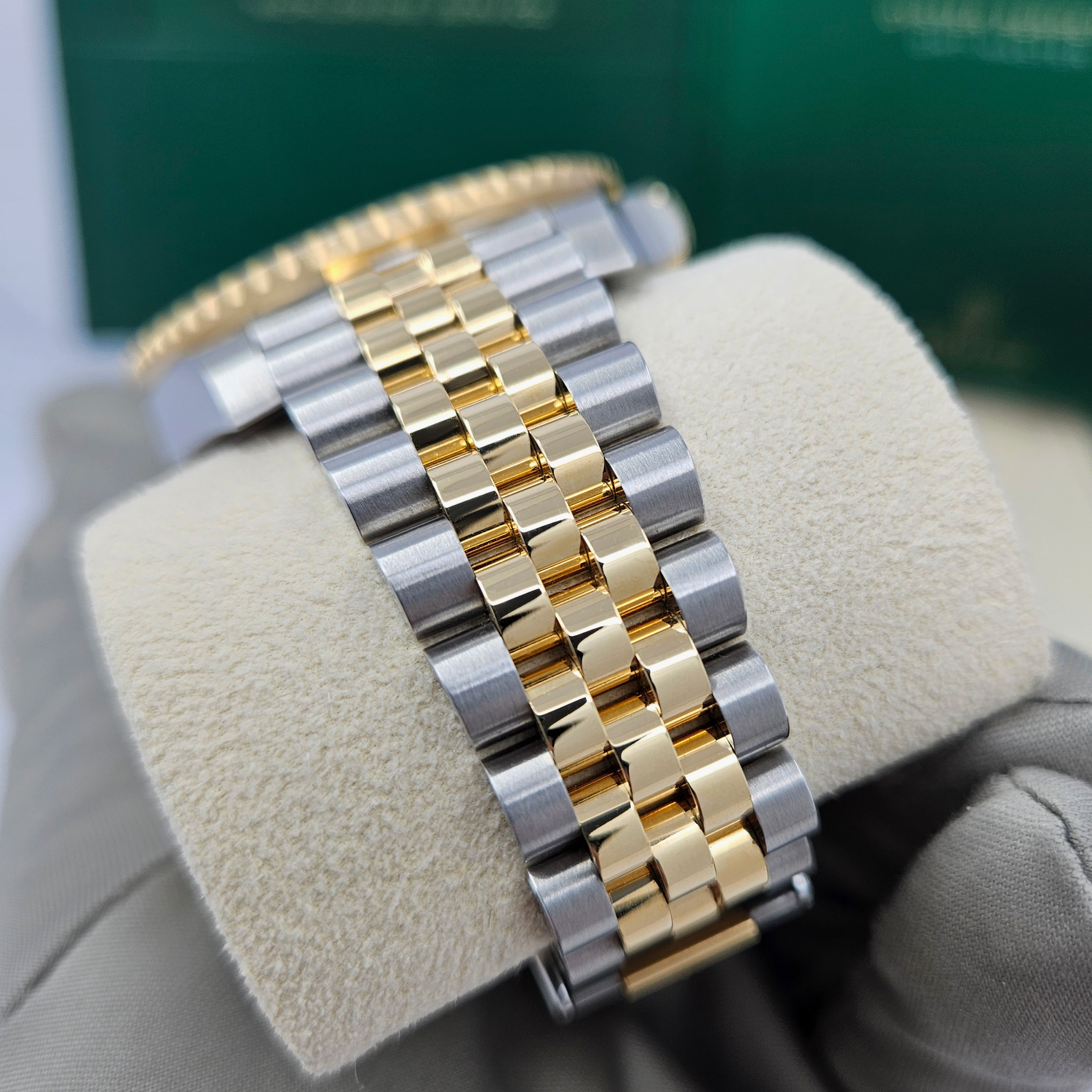 GMT-Master II, 40mm, Oystersteel and 18k Yellow Gold, Ref# 126713GRNR-0001