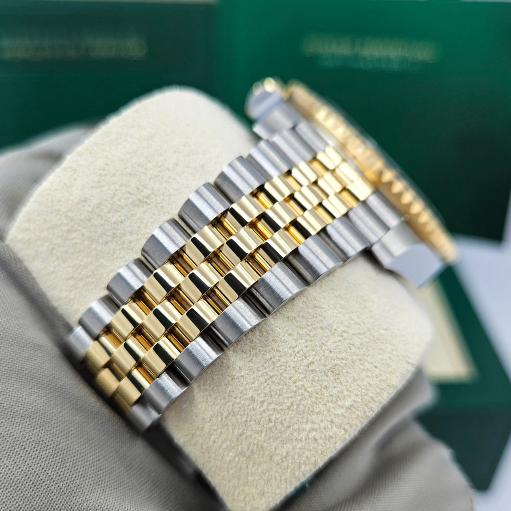 GMT-Master II, 40mm, Oystersteel and 18k Yellow Gold, Ref# 126713GRNR-0001