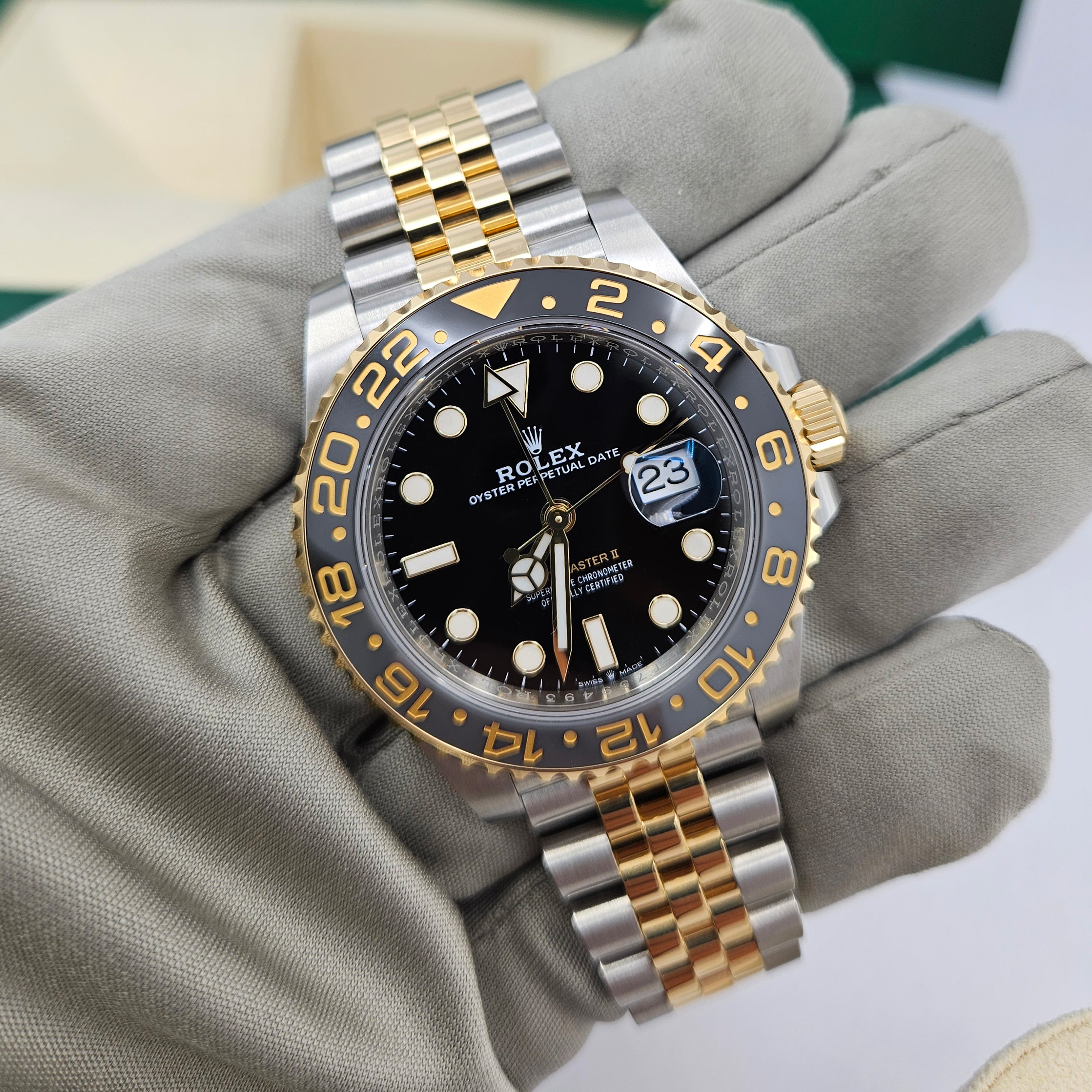 GMT-Master II, 40mm, Oystersteel and 18k Yellow Gold, Ref# 126713GRNR-0001