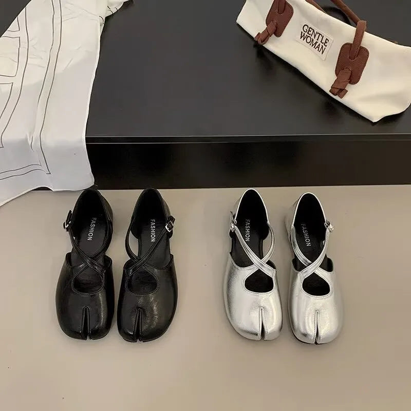 Split-Toe Flat Sandals with Buckled X-Strap and Bow, EU 35–42 - image 8