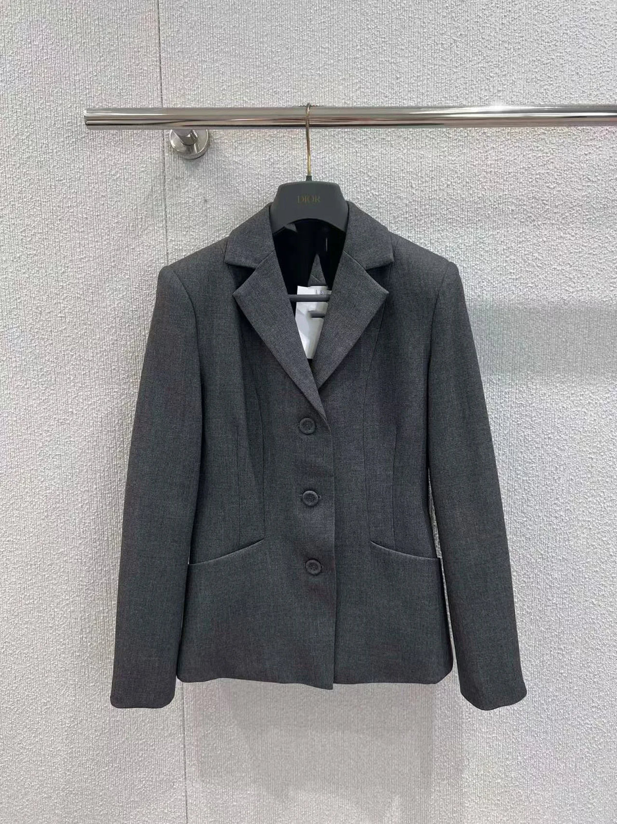 Cinched-Waist Wool and Silk Cropped Blazer with 3D Tailoring