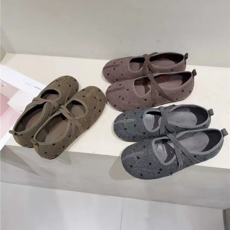 Women's Split Toe Cross Belt Mary Jane Flat Shoes with Square Toe Imitation Suede Retro