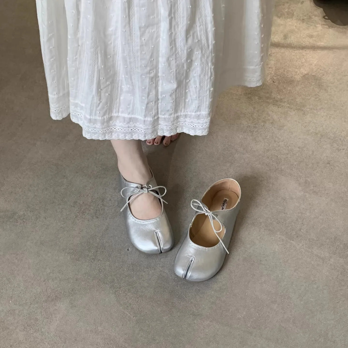 Split-Toe Tabi Mary Jane Flats with Bow Buckle Strap, EU 35–40 - image 2