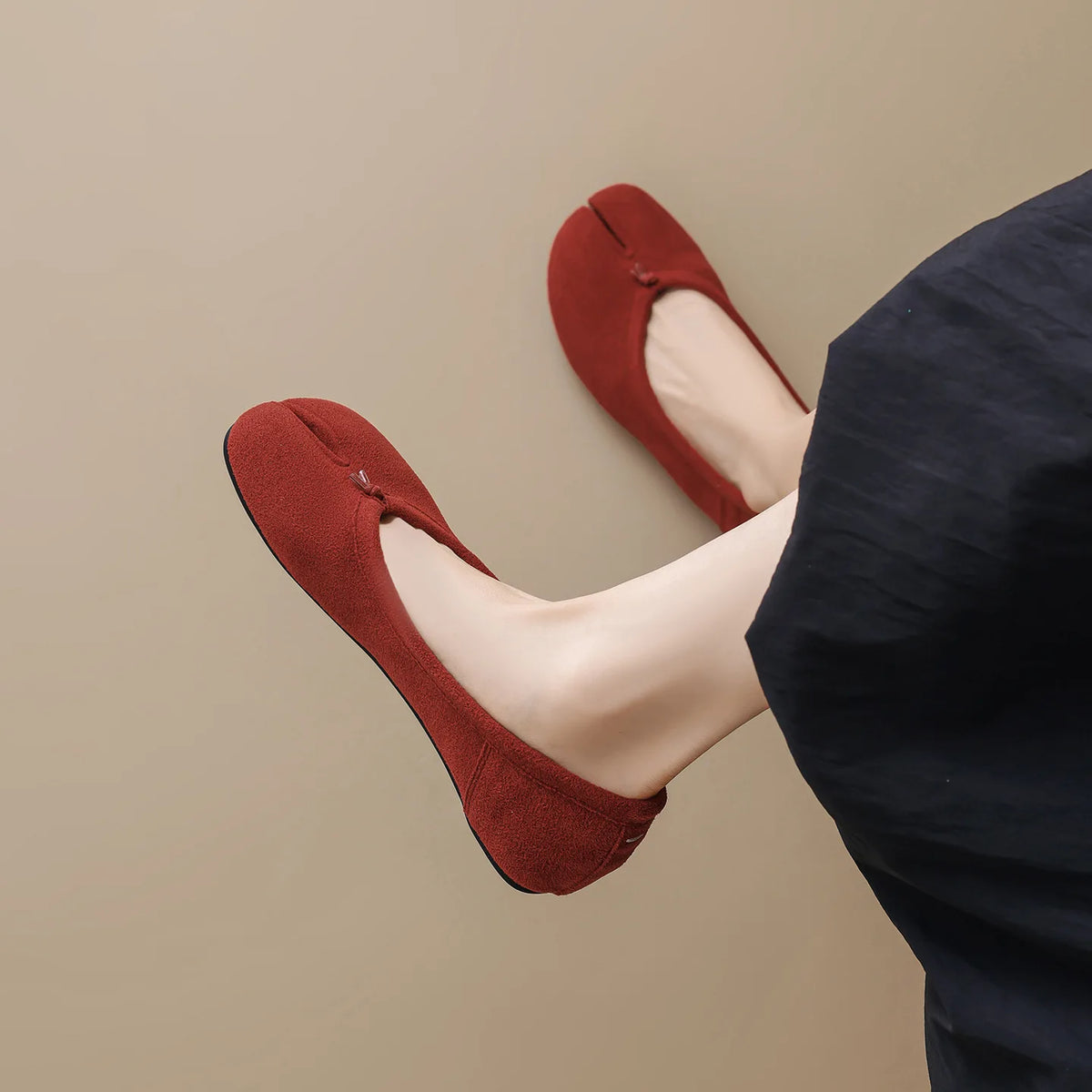 Suede Split-Toe Tabi Ballet Flats with Soft Sole, EU 35–43 - image 2