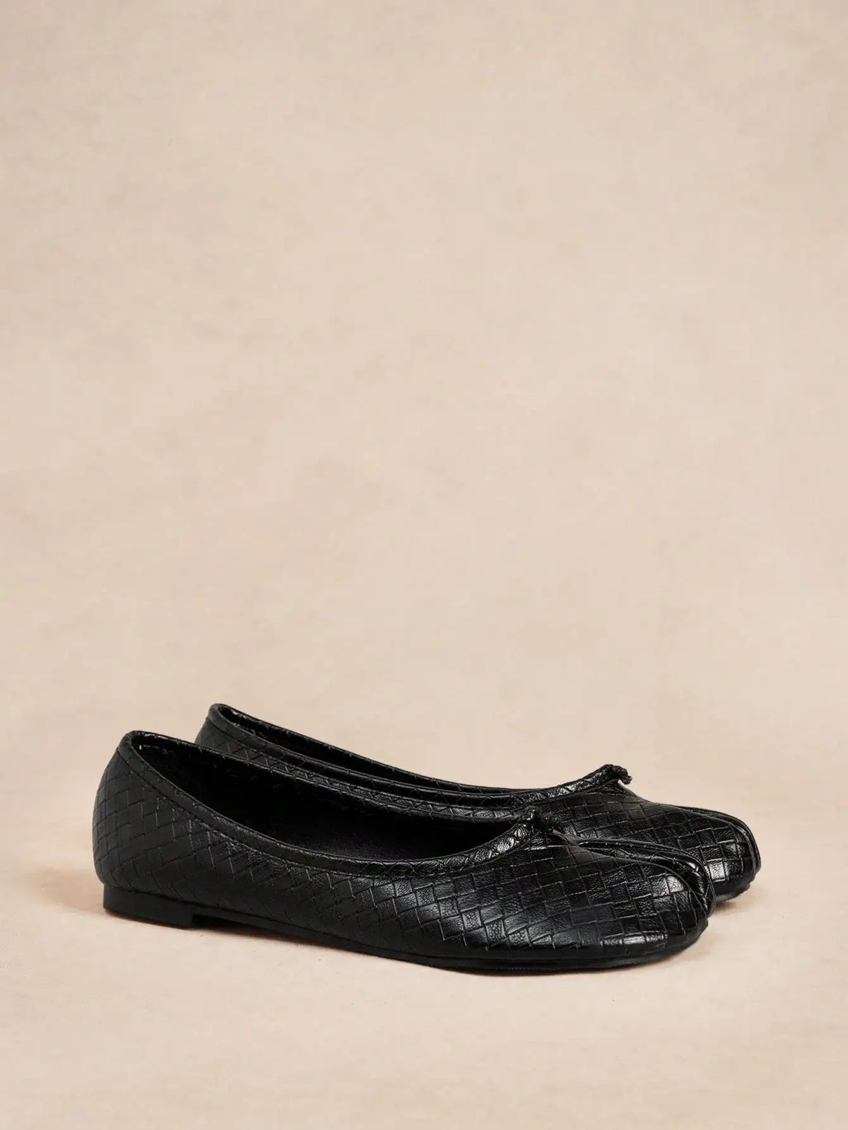 Retro Black Split-Toe Ballet Flats with Bow and Soft Sole, EU 36–41 - image 3