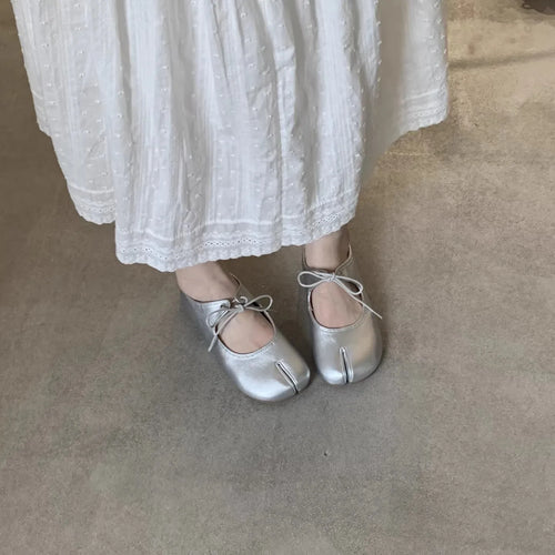 Women Tabi Mary Janes Split Toe Ballet Flats with Bow Strap, Fashion Ninja Flat Shoes