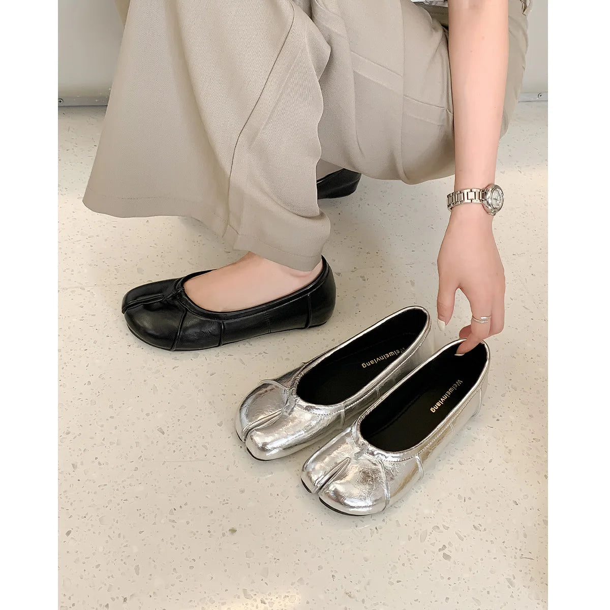Plus Size 34-42 Women Tabi Split Toe Mules, Slip on Backless Ladies Split Toe Flat