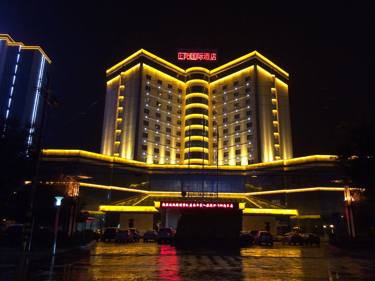Outdoor High Power RGB/White Color-Changing IP66 Waterproof Aluminum LED Flood Light