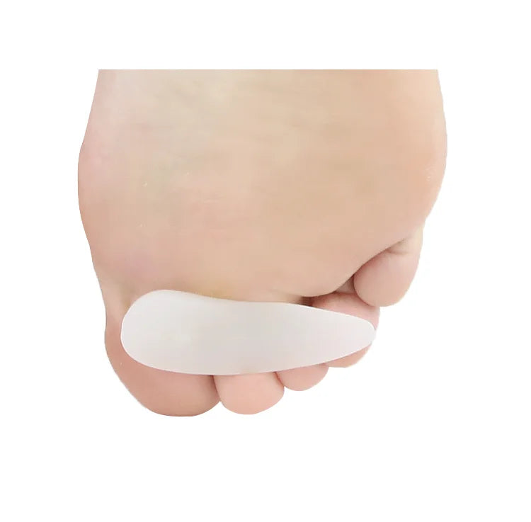 Single-Hole Soft Gel Toe Separator Loop for Toenail Care, Unisex - image 5