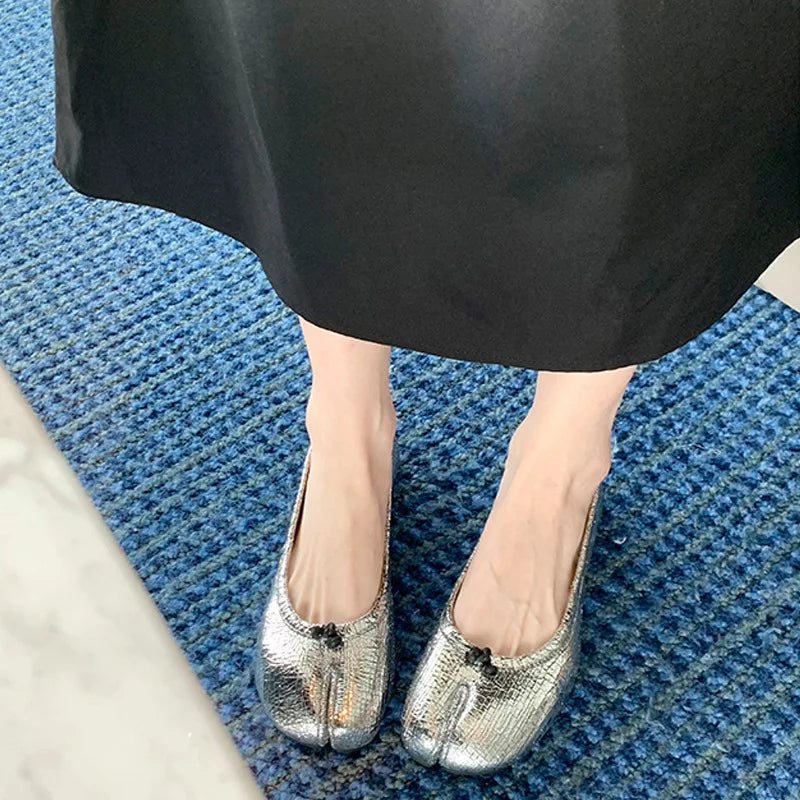 New Summer Style Pig Trotter Split Toe Shoes Women Silver Pig Trotter Shoes Lazy People