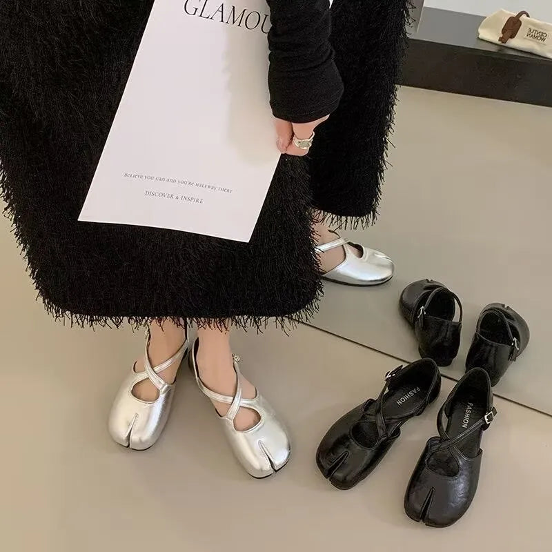 Split-Toe Flat Sandals with Buckled X-Strap and Bow, EU 35–42 - image 6