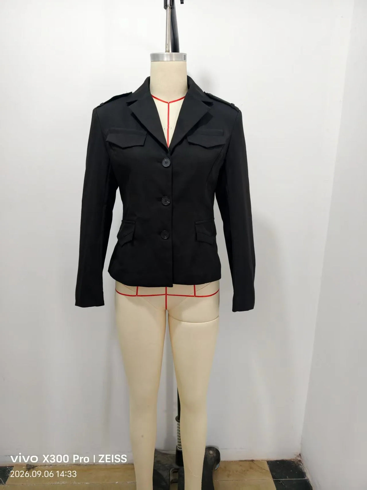 Loose-Fit V-Neck Collared Cropped Blazer for Autumn, XS–L - image 3