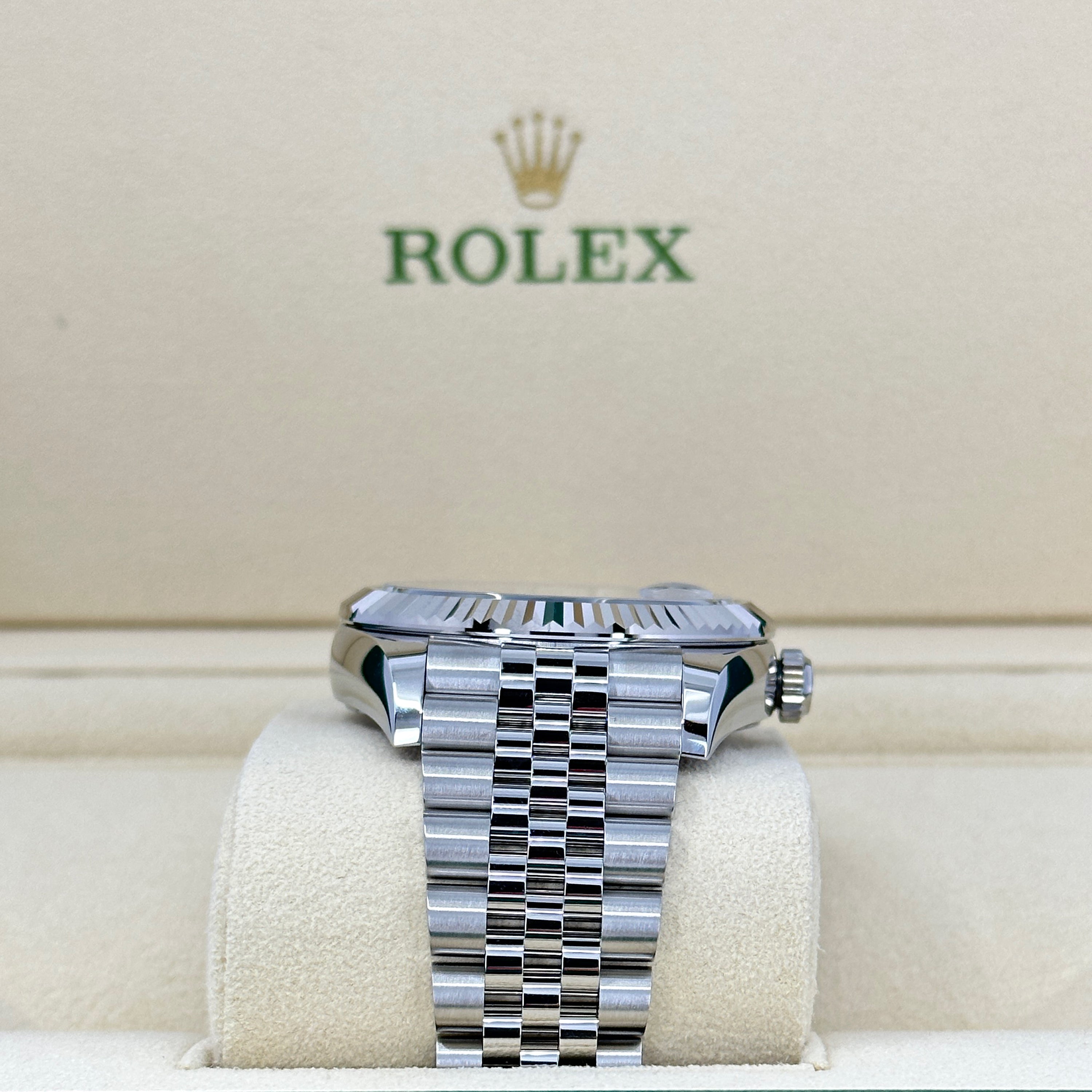 Sky-Dweller, 42mm, Oystersteel and 18k White Gold, Blue, Jubilee, Ref# 336934-0006