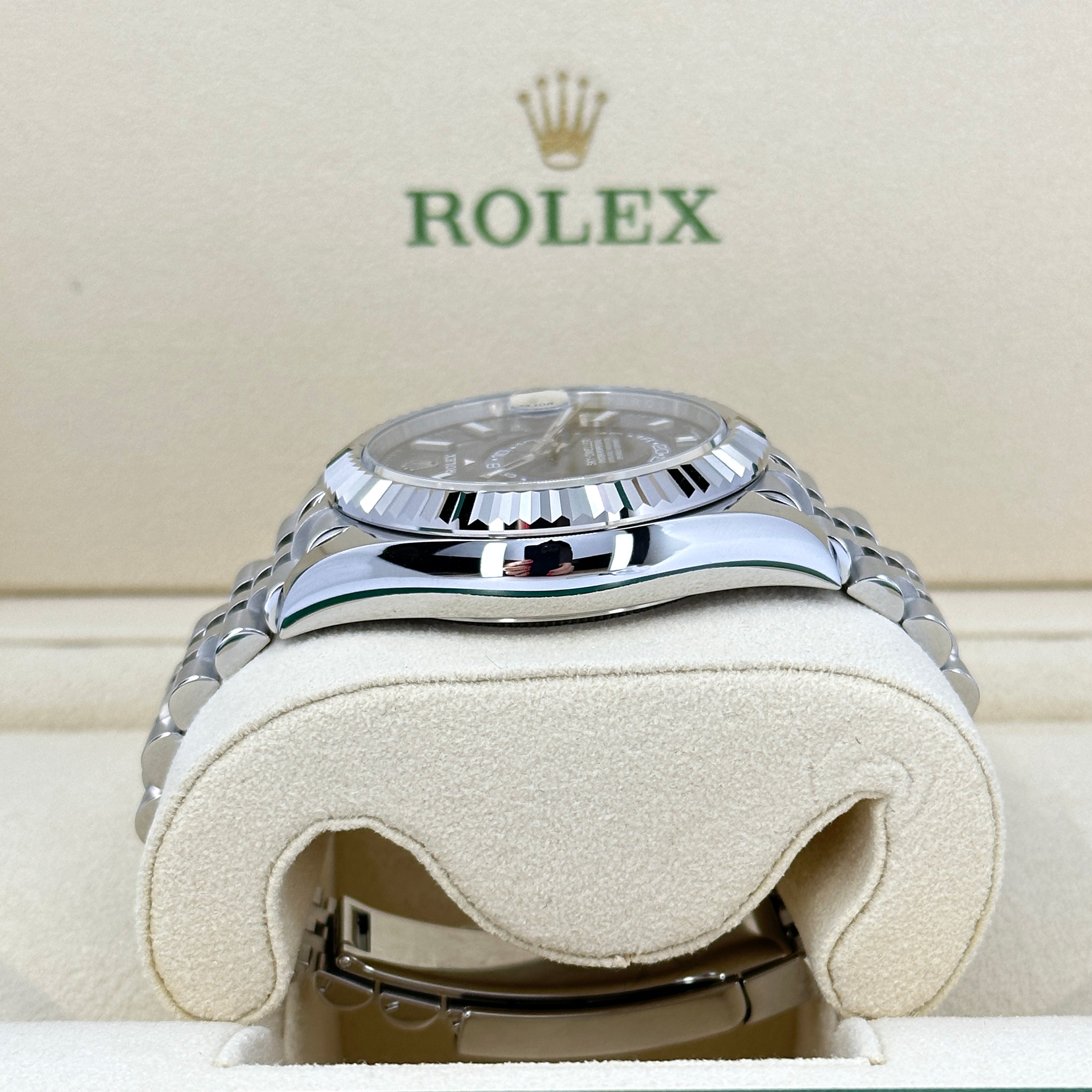 Sky-Dweller, 42mm, Oystersteel and 18k White Gold, Blue, Jubilee, Ref# 336934-0006