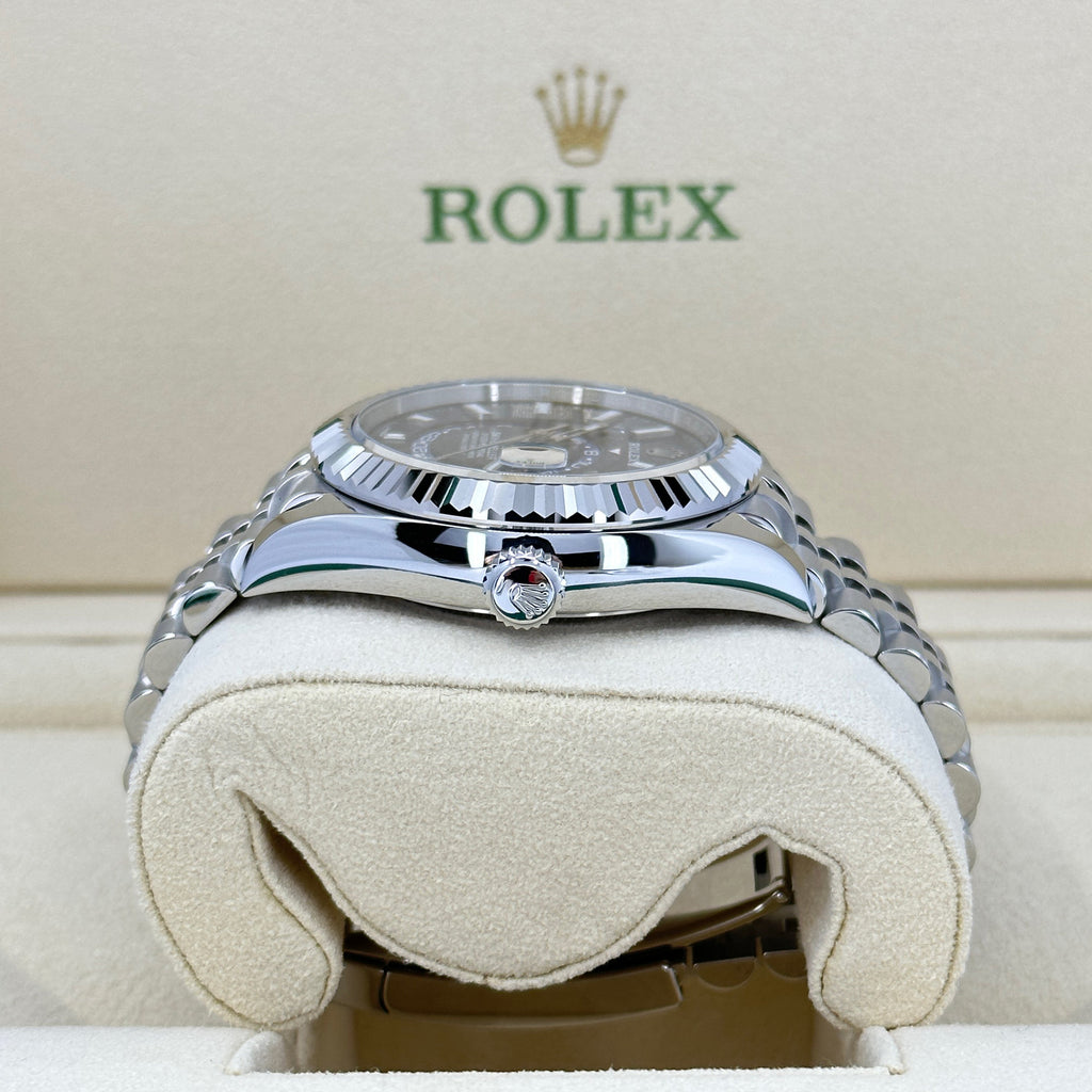Sky-Dweller, 42mm, Oystersteel and 18k White Gold, Blue, Jubilee, Ref# 336934-0006