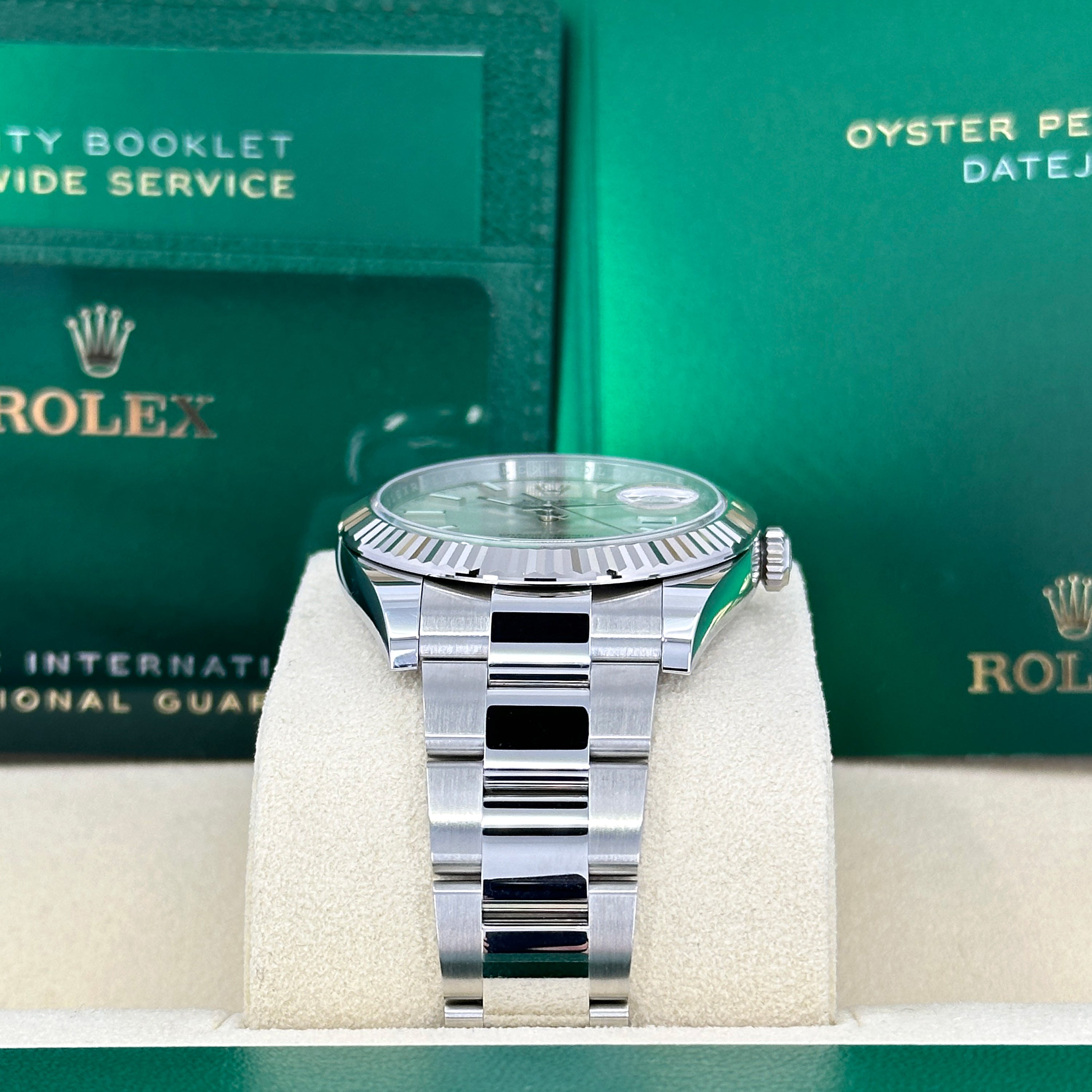 Datejust 41, Stainless Steel and 18k White Gold, 41mm, Ref# 126334-0003