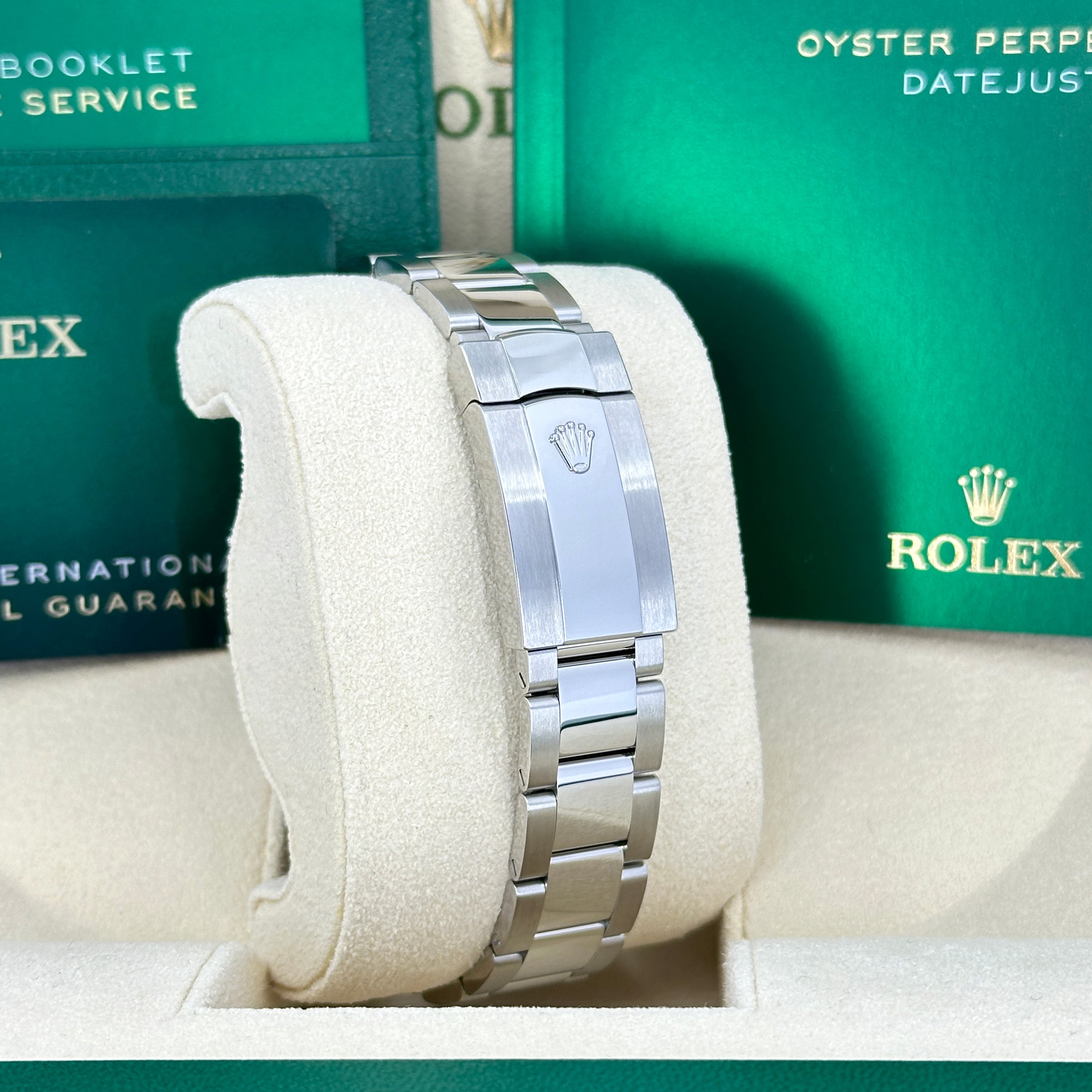 Datejust 41, Stainless Steel and 18k White Gold, 41mm, Ref# 126334-0003