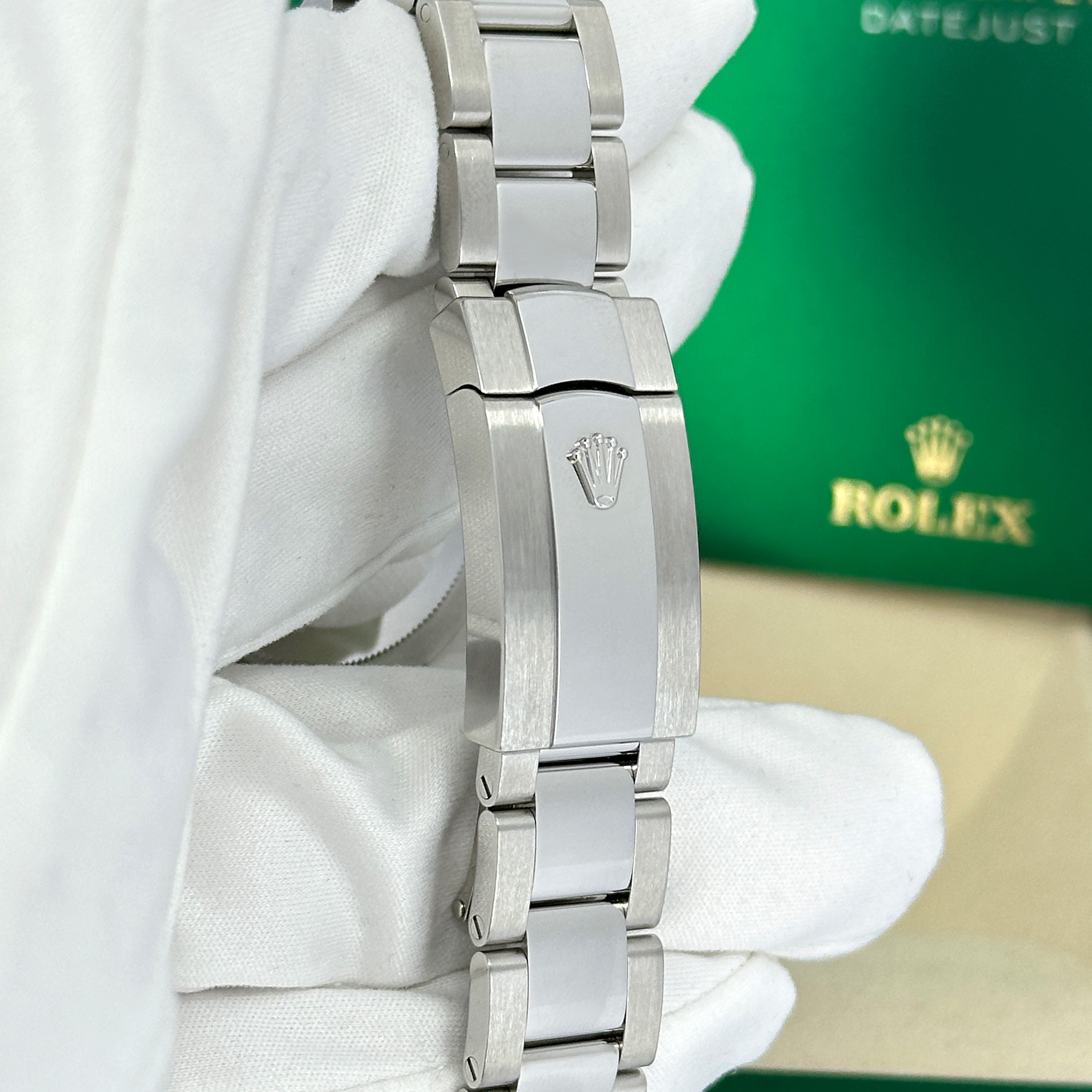 Datejust 41, Stainless Steel and 18k White Gold, 41mm, Ref# 126334-0003