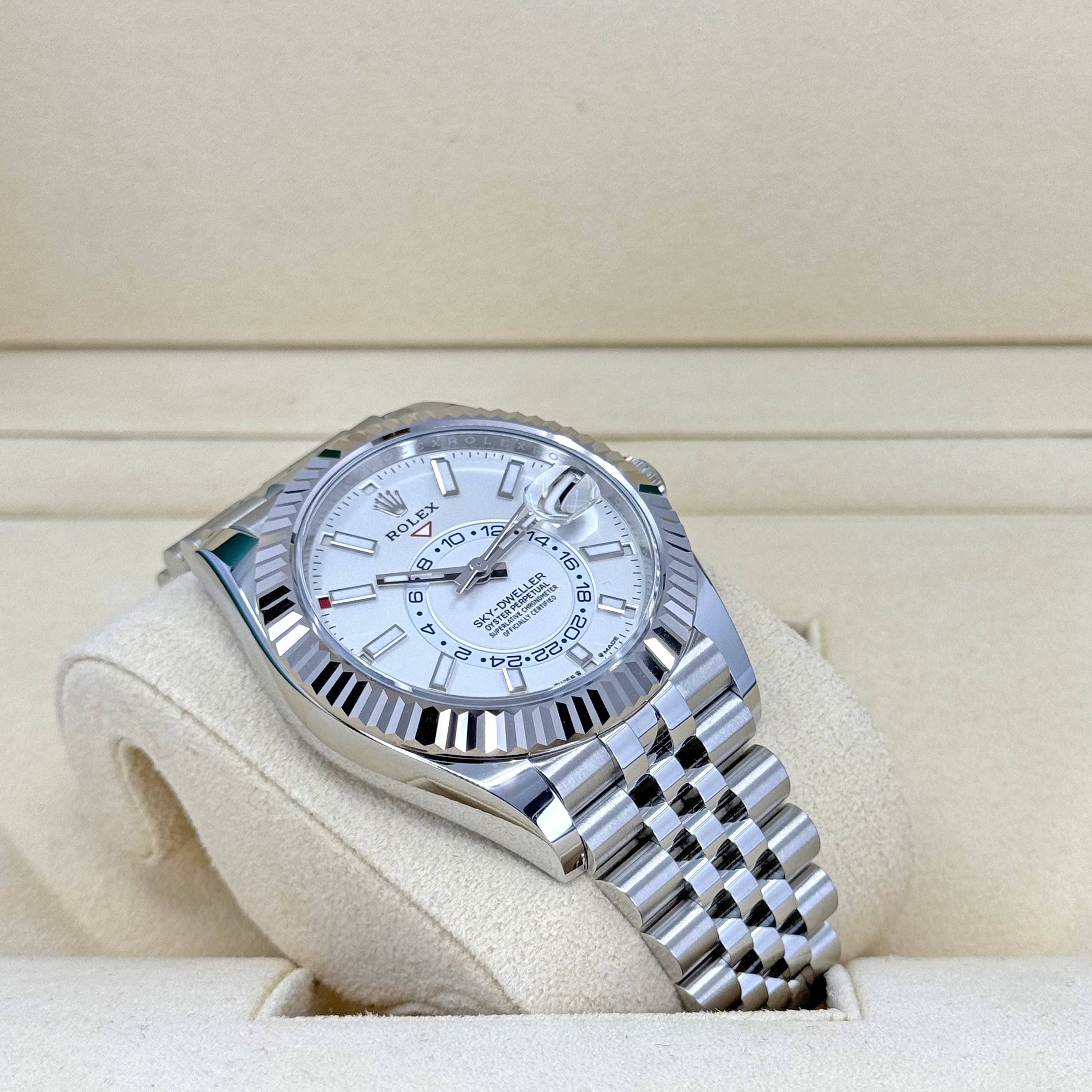 Sky-Dweller, 42mm, Oystersteel and 18k White Gold, White, Jubilee, Ref# 336934-0004