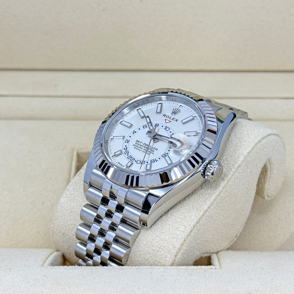Sky-Dweller, 42mm, Oystersteel and 18k White Gold, White, Jubilee, Ref# 336934-0004