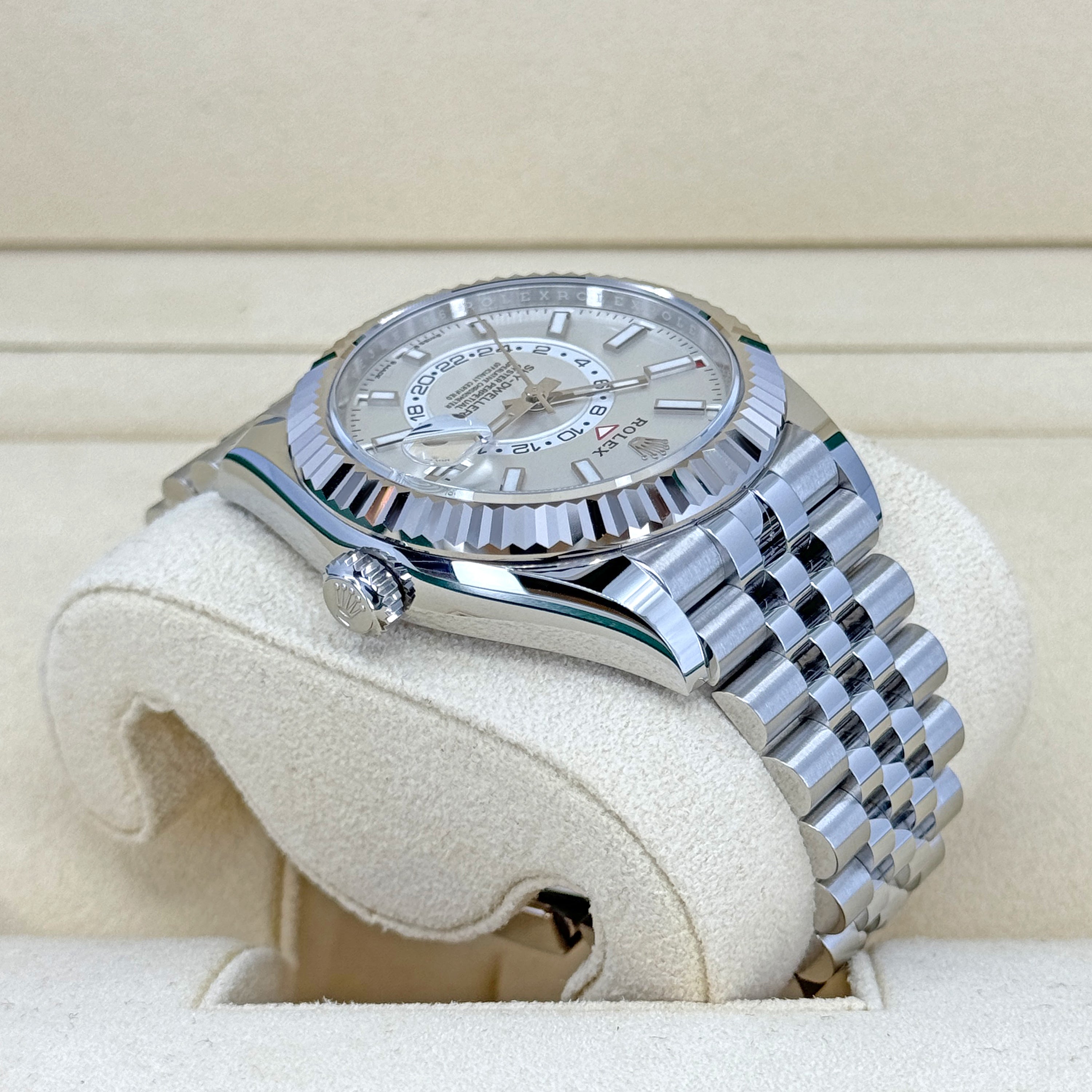 Sky-Dweller, 42mm, Oystersteel and 18k White Gold, White, Jubilee, Ref# 336934-0004