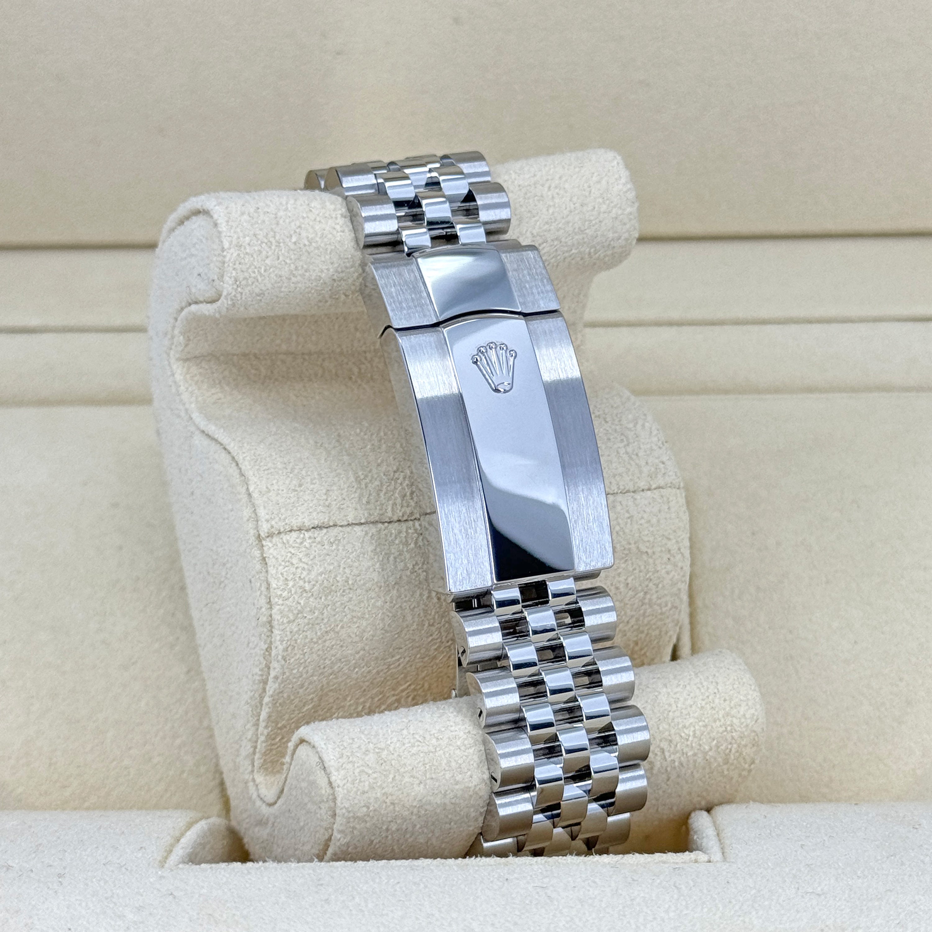 Sky-Dweller, 42mm, Oystersteel and 18k White Gold, White, Jubilee, Ref# 336934-0004