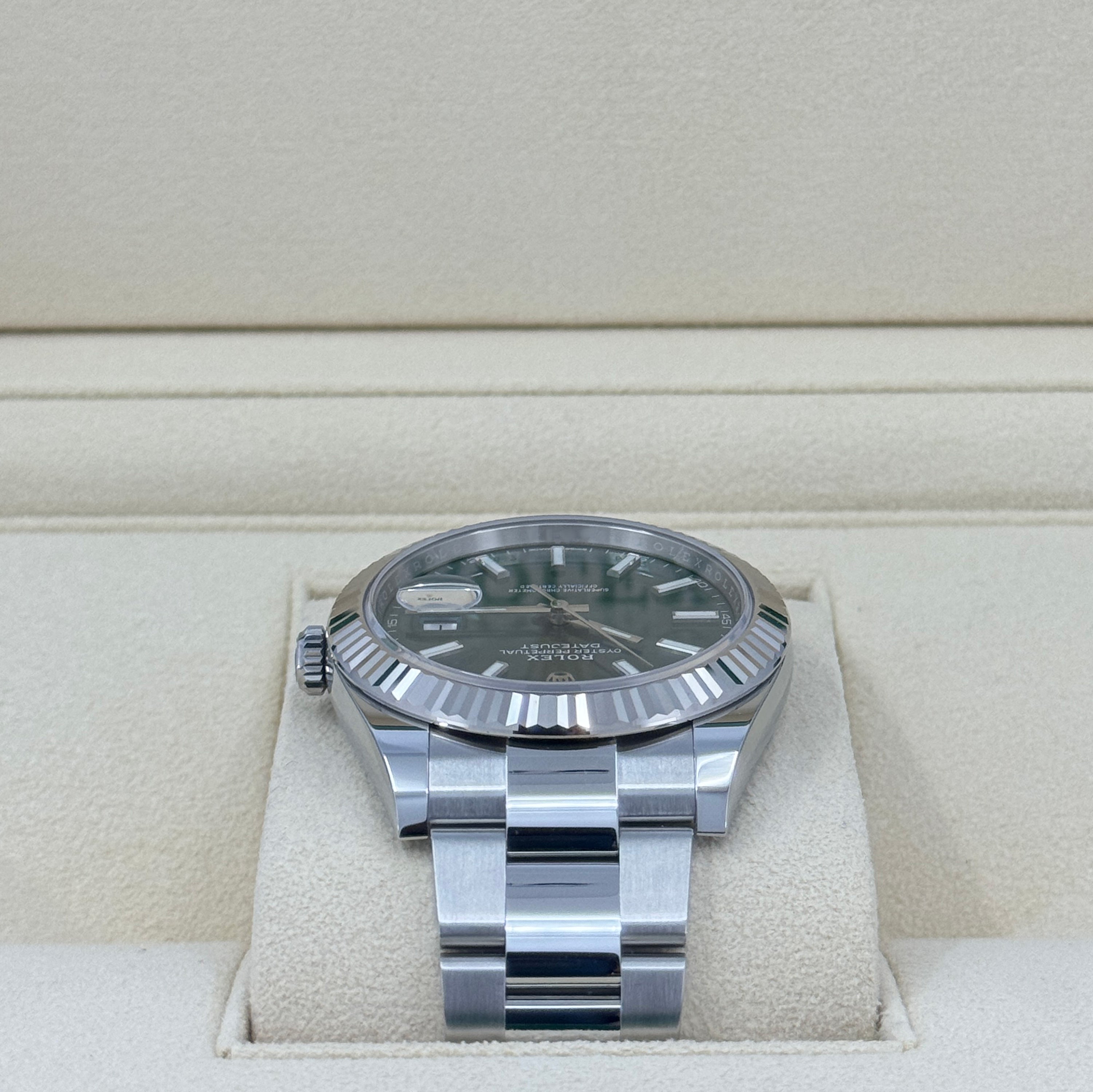 Datejust 41mm, Oystersteel and 18k White Gold, Ref# 126334-0027