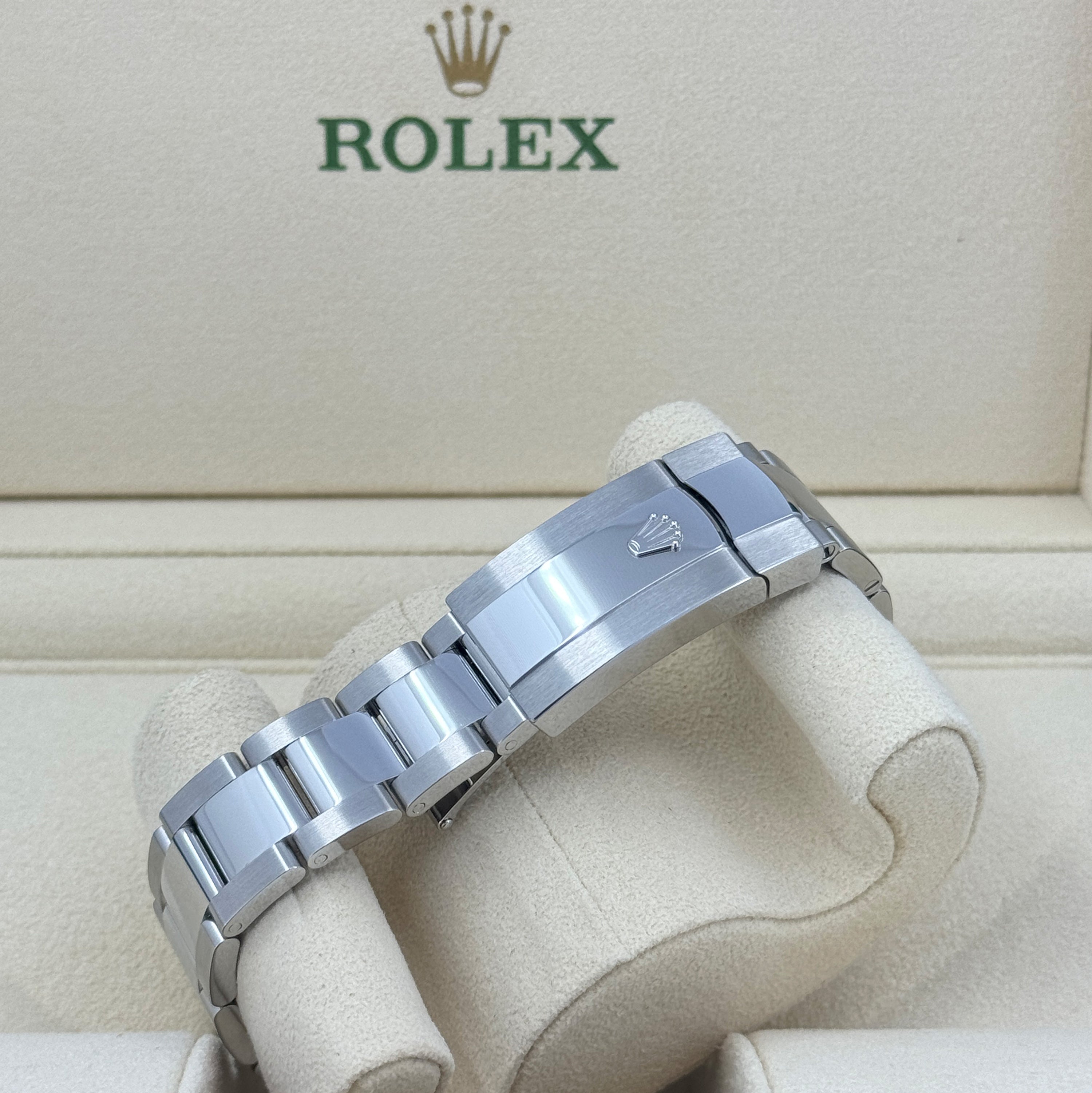 Datejust 41mm, Oystersteel and 18k White Gold, Ref# 126334-0027