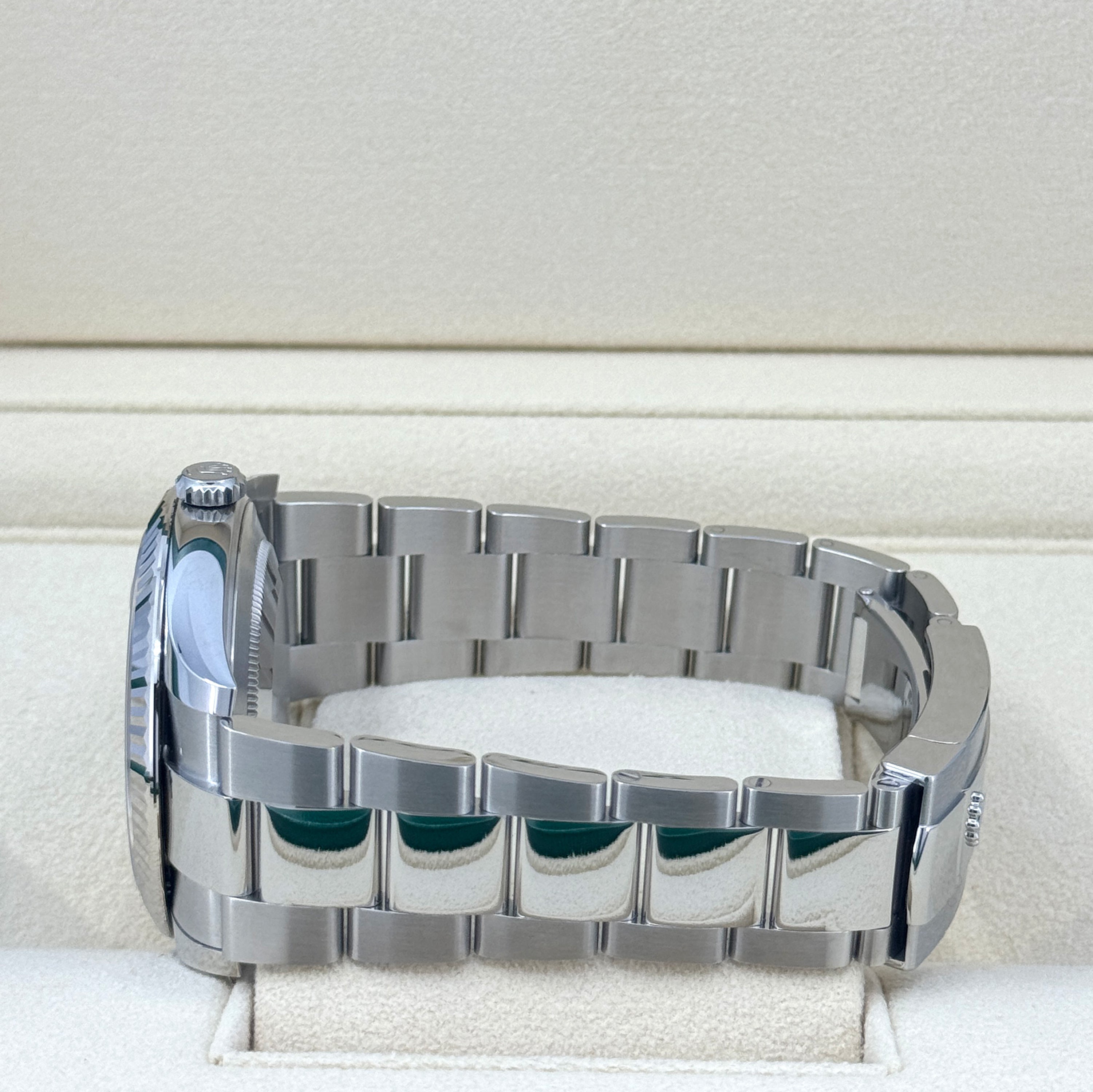 Datejust 41mm, Oystersteel and 18k White Gold, Ref# 126334-0027