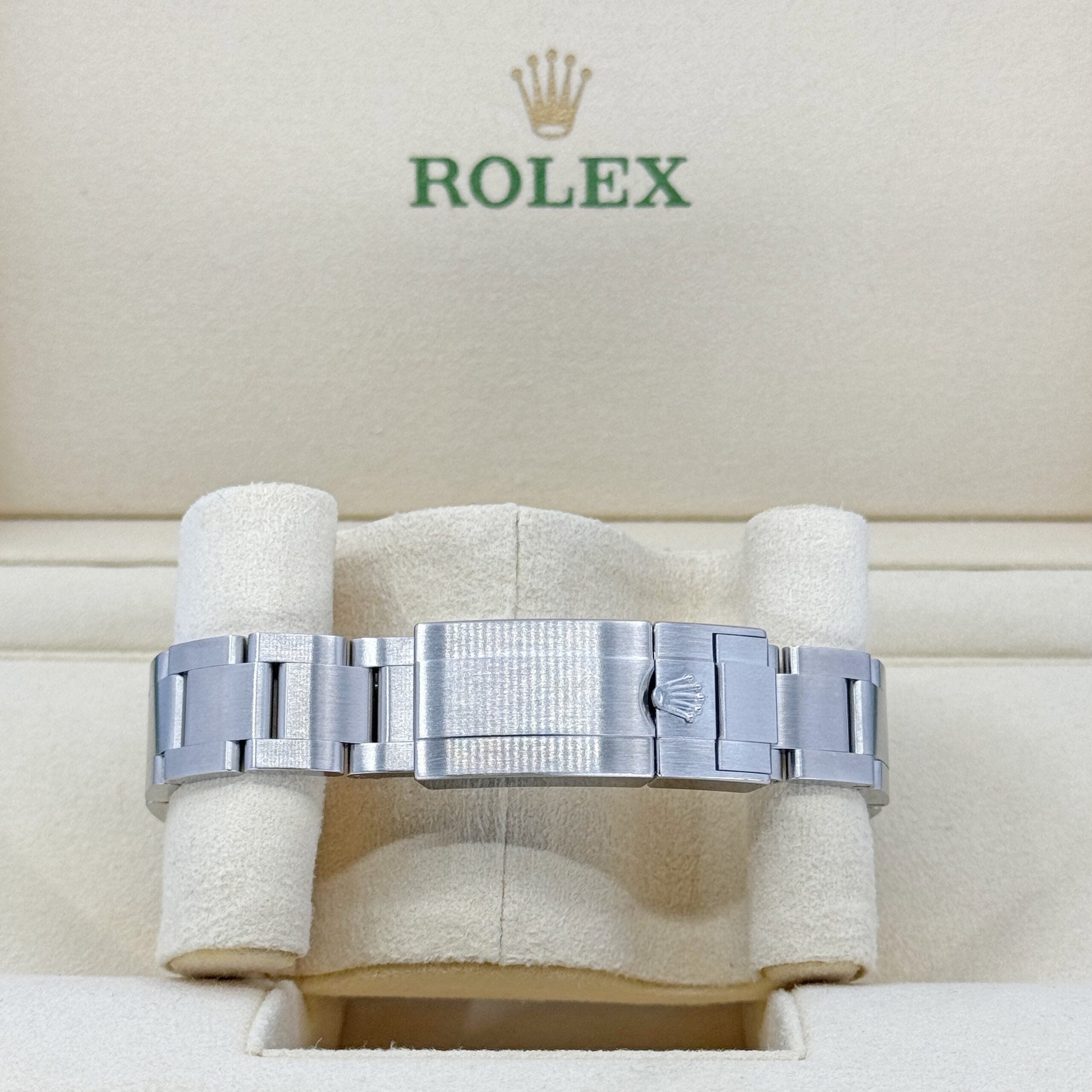 Explorer 36 mm Oystersteel Ref# 124270-0001