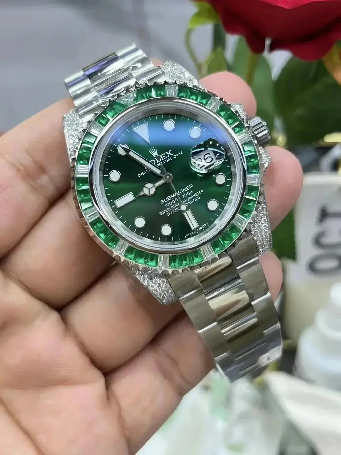 Submariner Date, 18K White Gold Diamonds Emerald UNWORN, 40mm