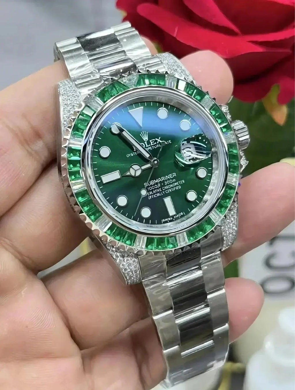 Submariner Date, 18K White Gold Diamonds Emerald UNWORN, 40mm