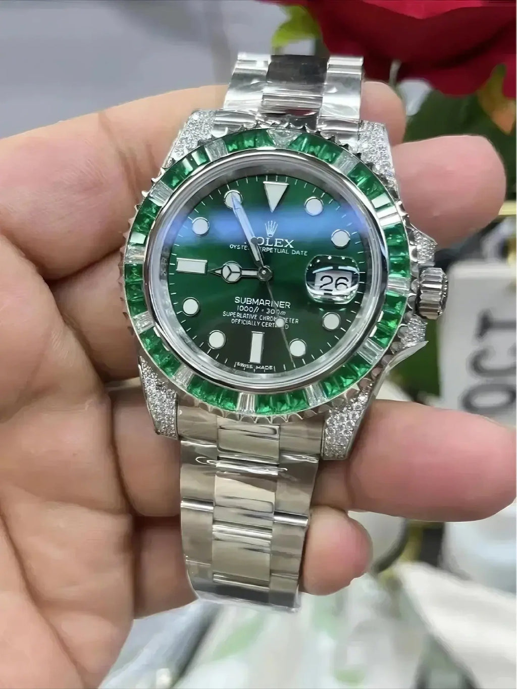 Submariner Date, 18K White Gold Diamonds Emerald UNWORN, 40mm
