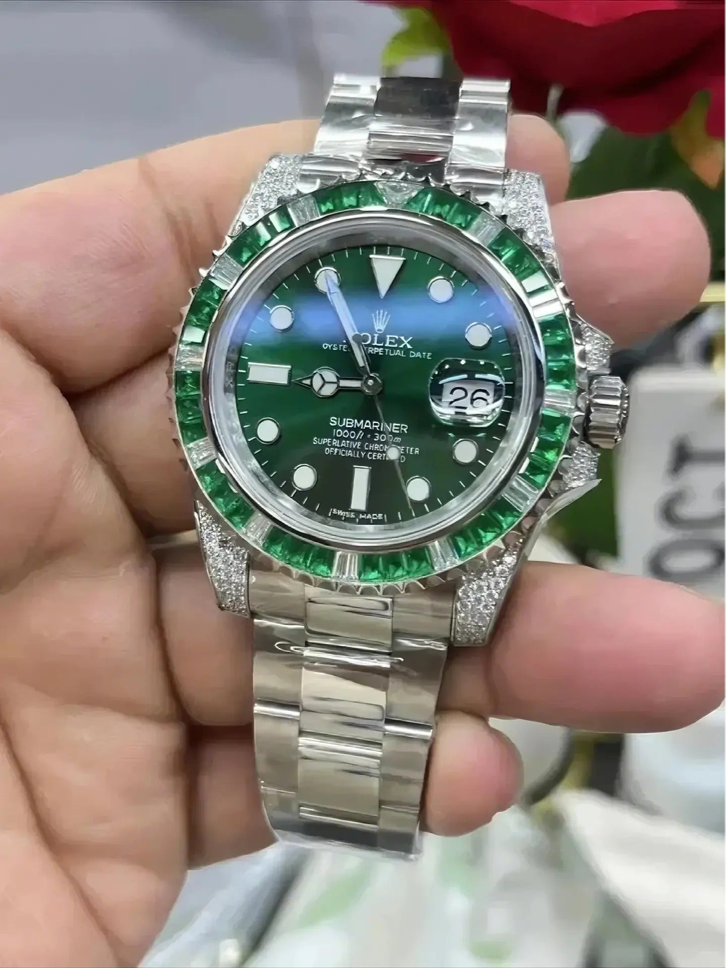 Submariner Date, 18K White Gold Diamonds Emerald UNWORN, 40mm