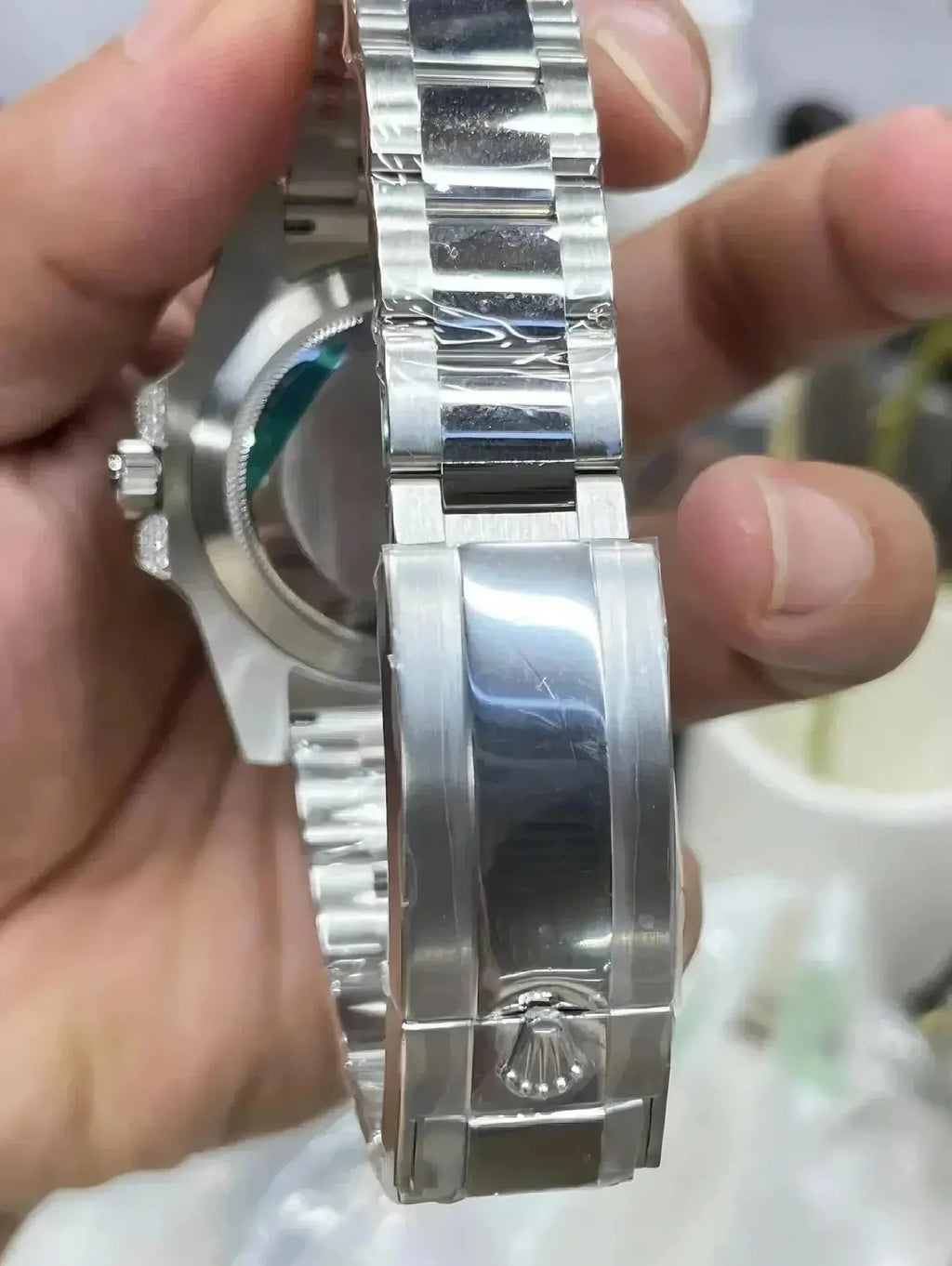 Submariner Date, 18K White Gold Diamonds Emerald UNWORN, 40mm