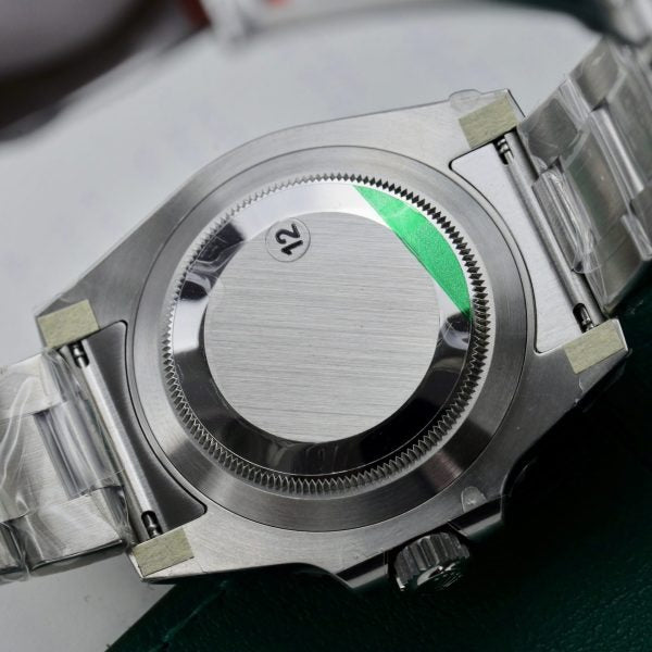 Submariner Stainless Steel “The Hulk” Green Dial Cerachrom Bezel, Ref#116610LV, 41mm