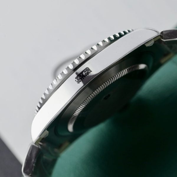 Submariner Stainless Steel “The Hulk” Green Dial Cerachrom Bezel, Ref#116610LV, 41mm