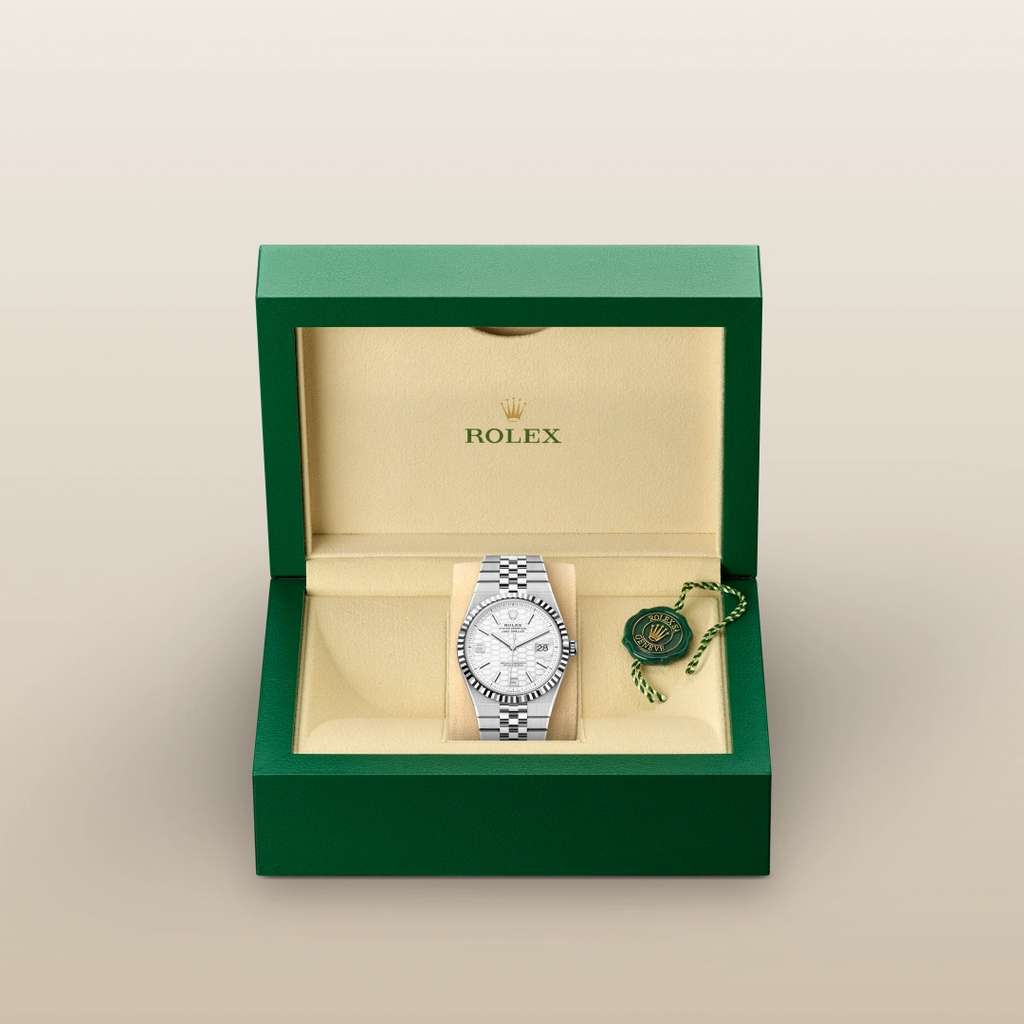 Land-Dweller 40mm Oystersteel & White Gold M127334-0001