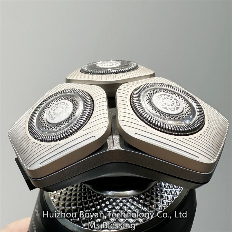 Phylips S9000 Prestige Shaver Offer Best Closeness and Skin Feel